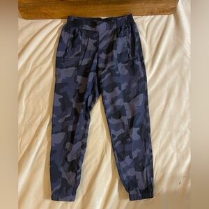 Old Navy, stretchtech material